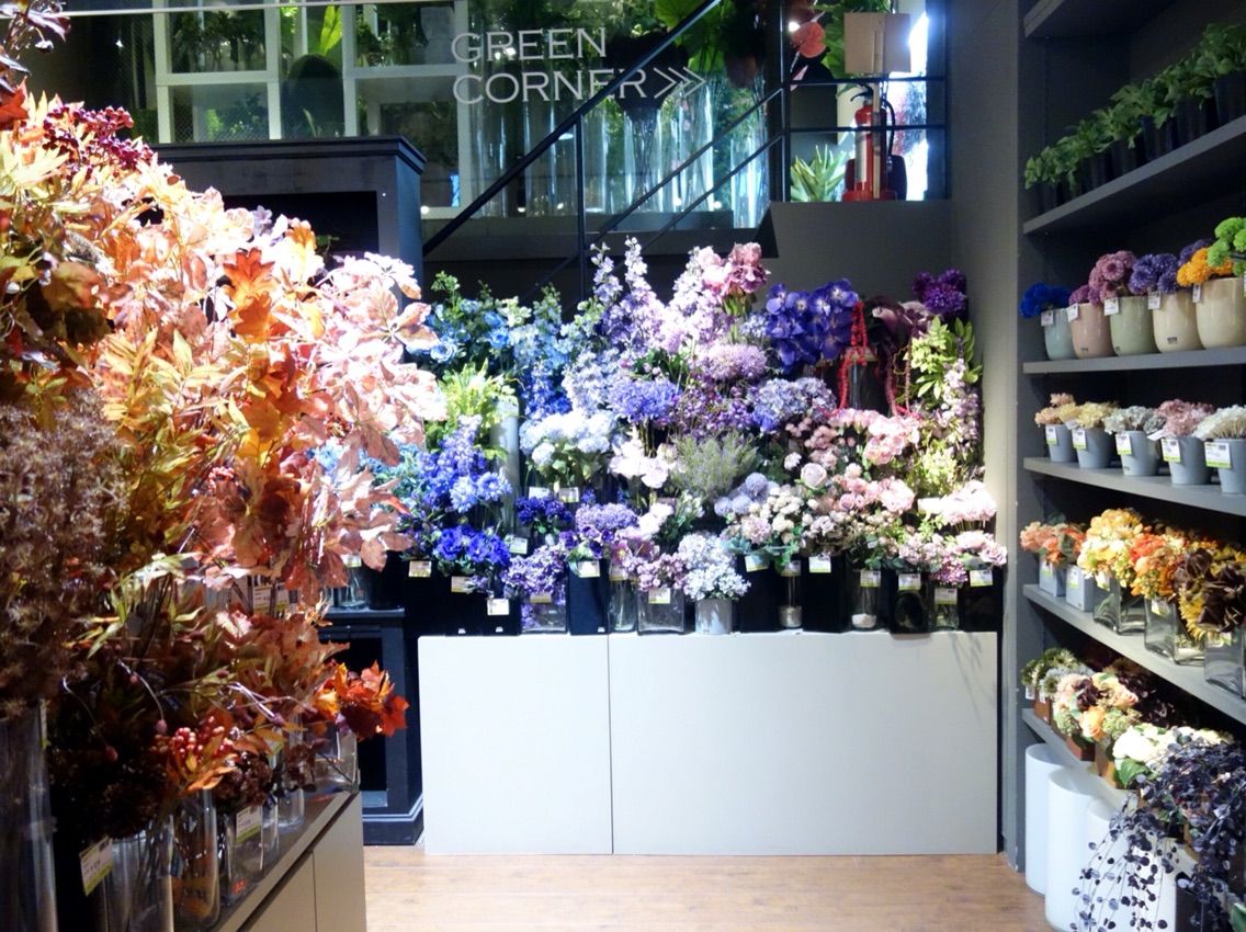 East Side Tokyoの造花に見えない造花でラウンドブーケ作り ホームパーティーの楽しみ方