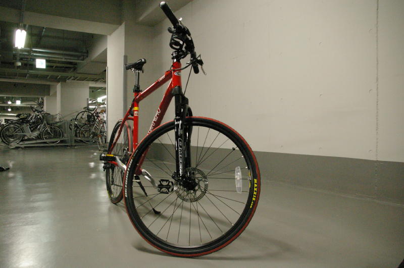 細い タイヤ 自転車