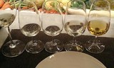酒入りワイングラス