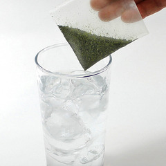 お酒をお茶で割る「緑茶ハイ」