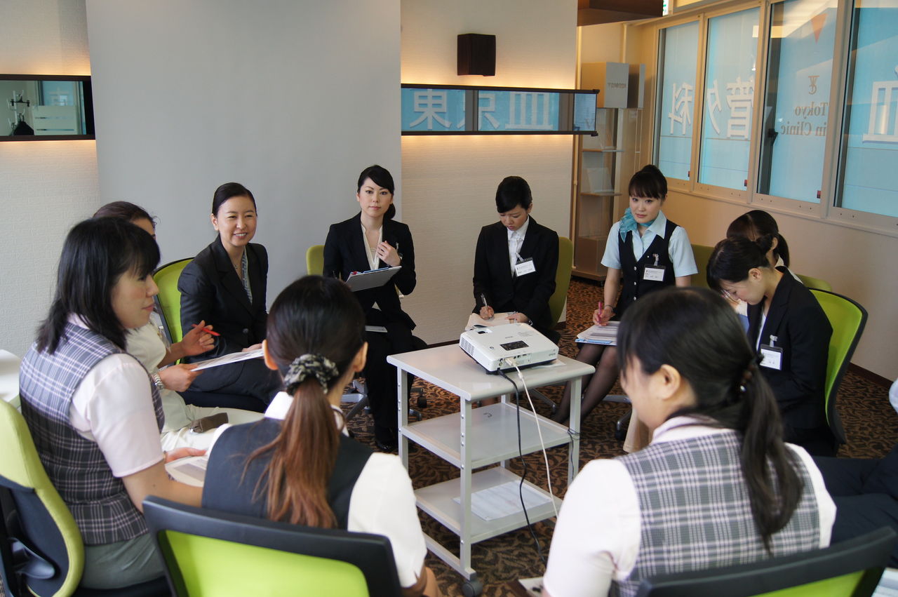 6 12 東京血管外科クリニック様で接遇研修を行いました C Plan