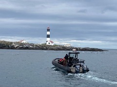 Light House_Boat