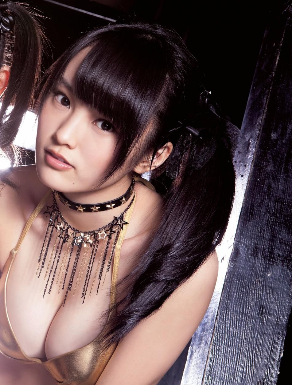 山本彩ザーメンぶっかけ 山本彩ちゃんに精液をぶっかけている動画を見たのですが、やっぱり、山本彩ちゃんでオ○ニーしている人は多いのでしょうか？ :  おやじグラビア@トレンド情報速報