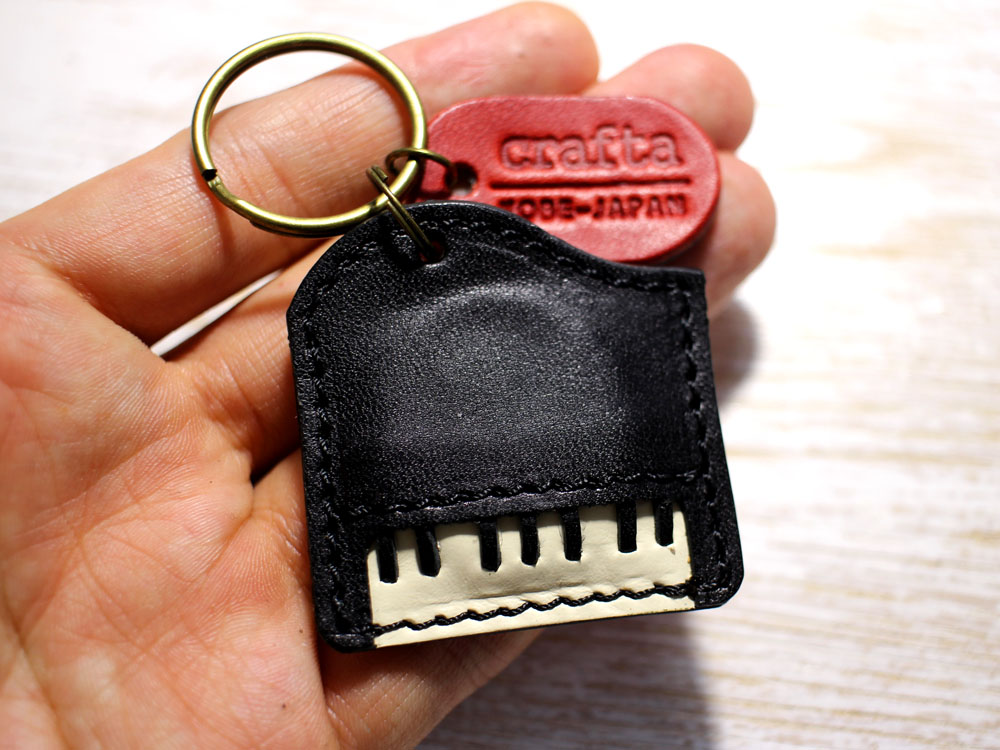 コインが入るピアノキーホルダー黒 赤 キャメル 新作紹介 Crafta 遊び と 機能 の革小物旧本店blog