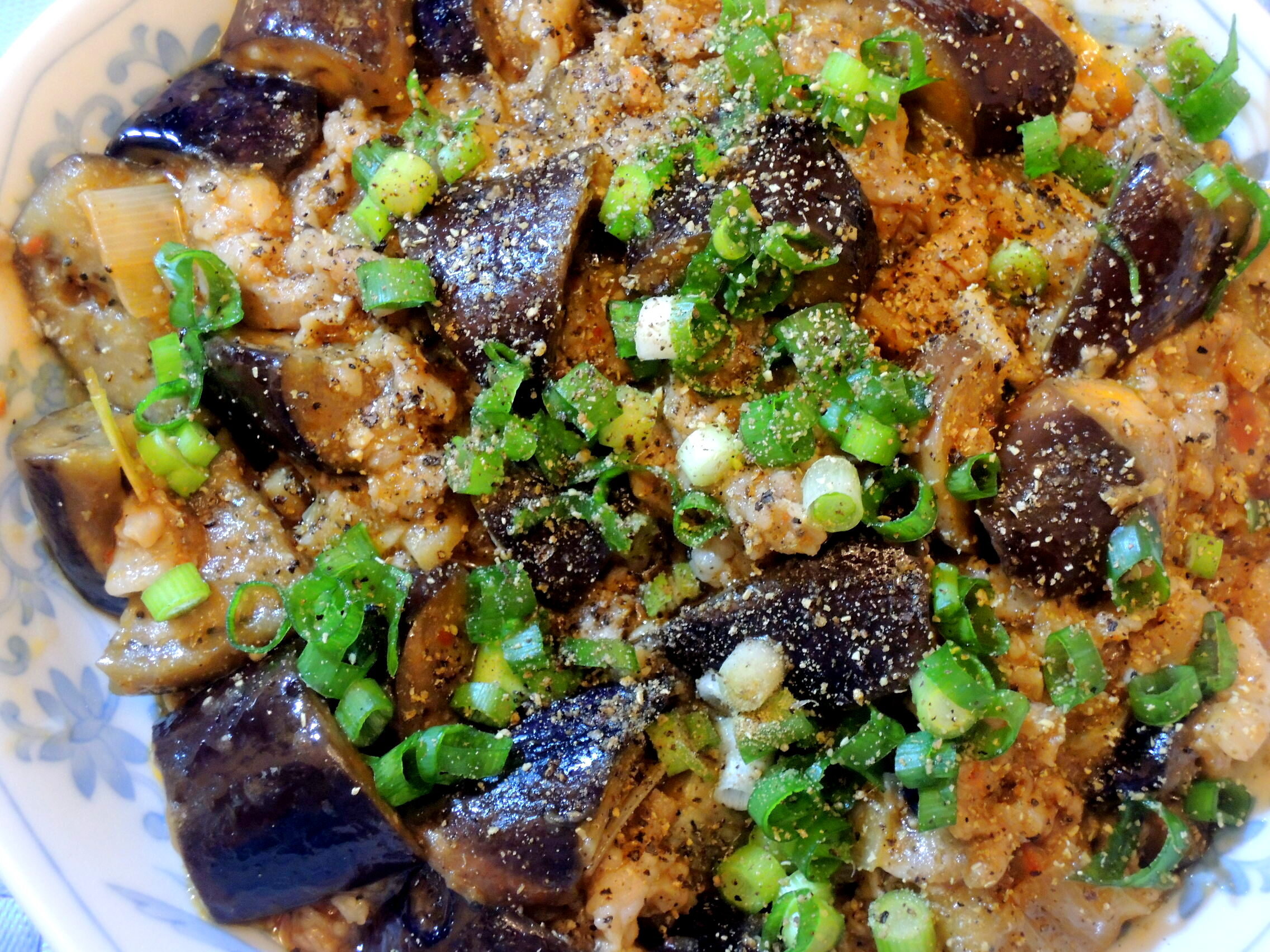 しゃぶしゃぶ用豚バラ肉を使って肉の旨味たっぷりの 麻婆茄子 今夜も 家飲み居酒屋