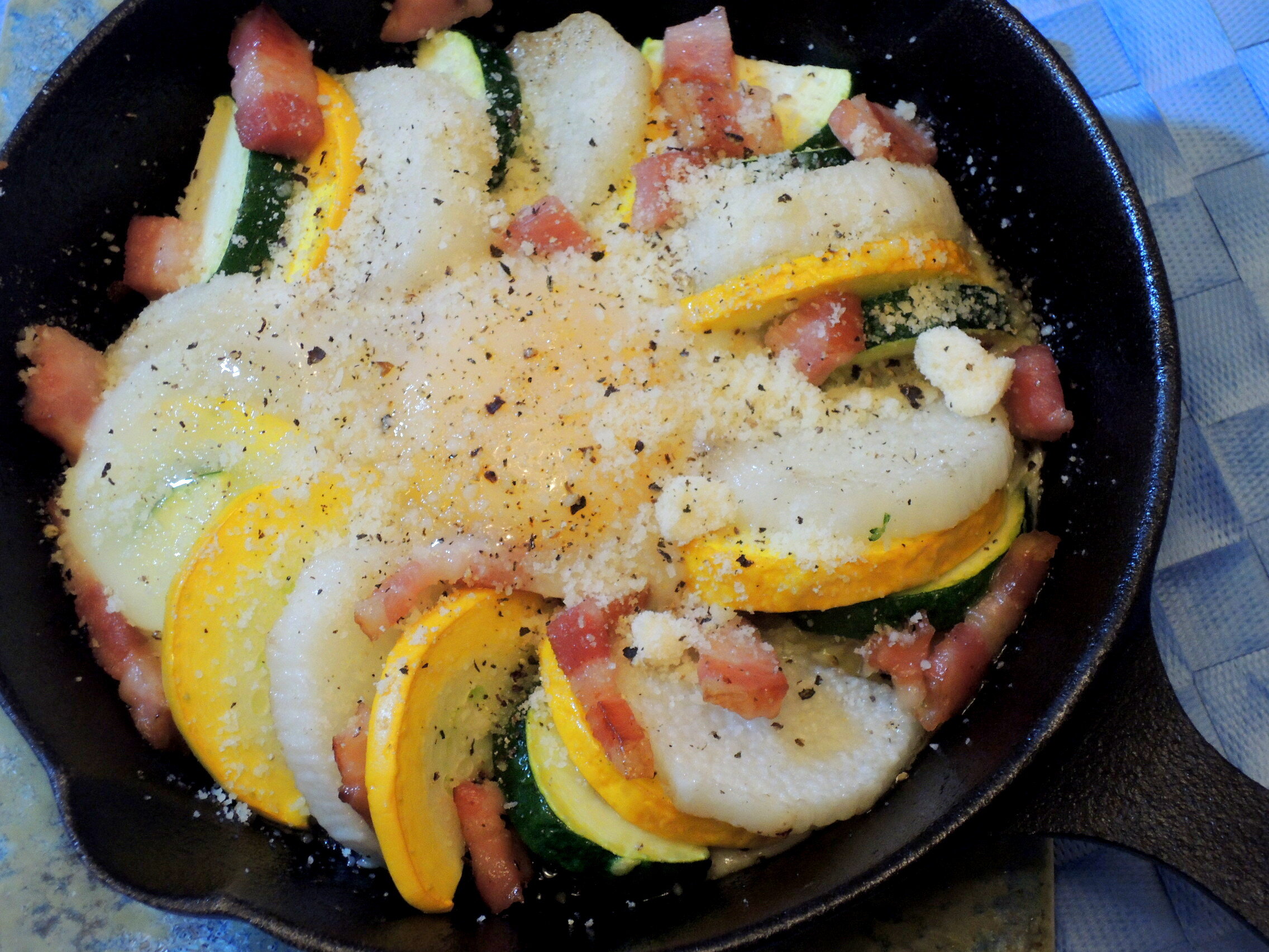 野菜をたっぷり食べよう ズッキーニと山芋の温玉 今夜も 家飲み居酒屋 野菜をたっぷり食べよう ズッキーニと山芋の温玉 今夜も 家飲み居酒屋