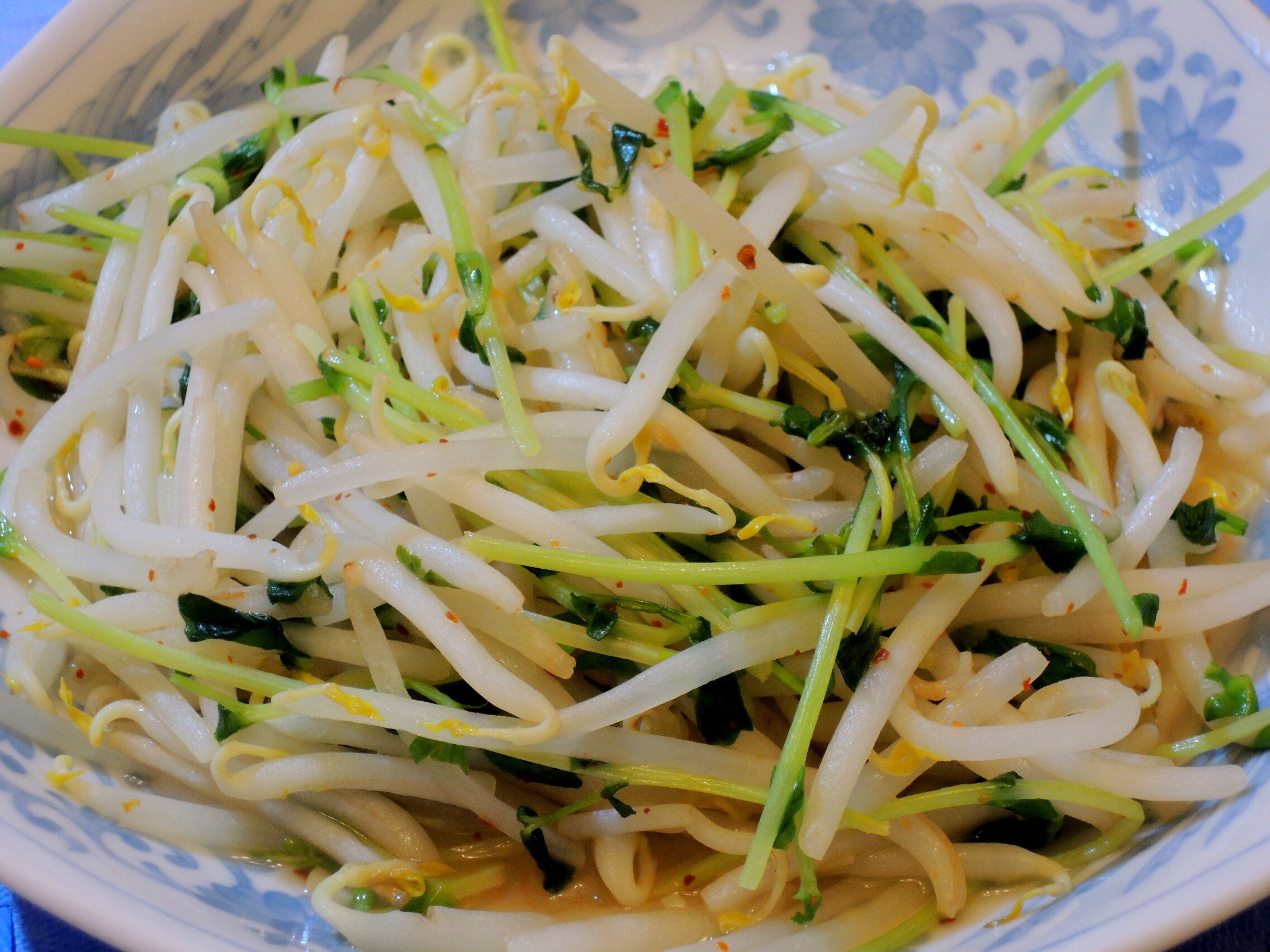 野菜が高い時の救世主 モヤシと豆苗の炒めもの 今夜も 家飲み居酒屋 野菜が高い時の救世主 モヤシと豆苗の炒めもの 今夜も 家飲み居酒屋