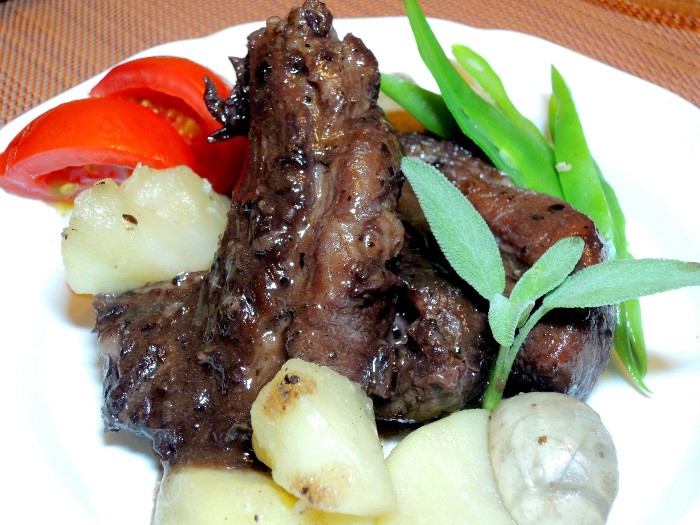 赤ワインの季節です 豚リブ肉の赤ワイン煮込み 今夜も 家飲み居酒屋 赤ワインの季節です 豚リブ肉の赤ワイン煮込み 今夜も 家飲み居酒屋