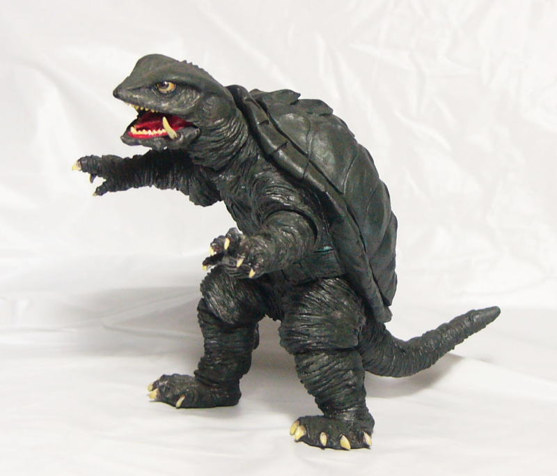 ガメラ2 飛行タイプ蓄光ソフビキット 2025年12月発売！蓄光ガメラ新作ソフビ全5種登場｜ベストカレンダー