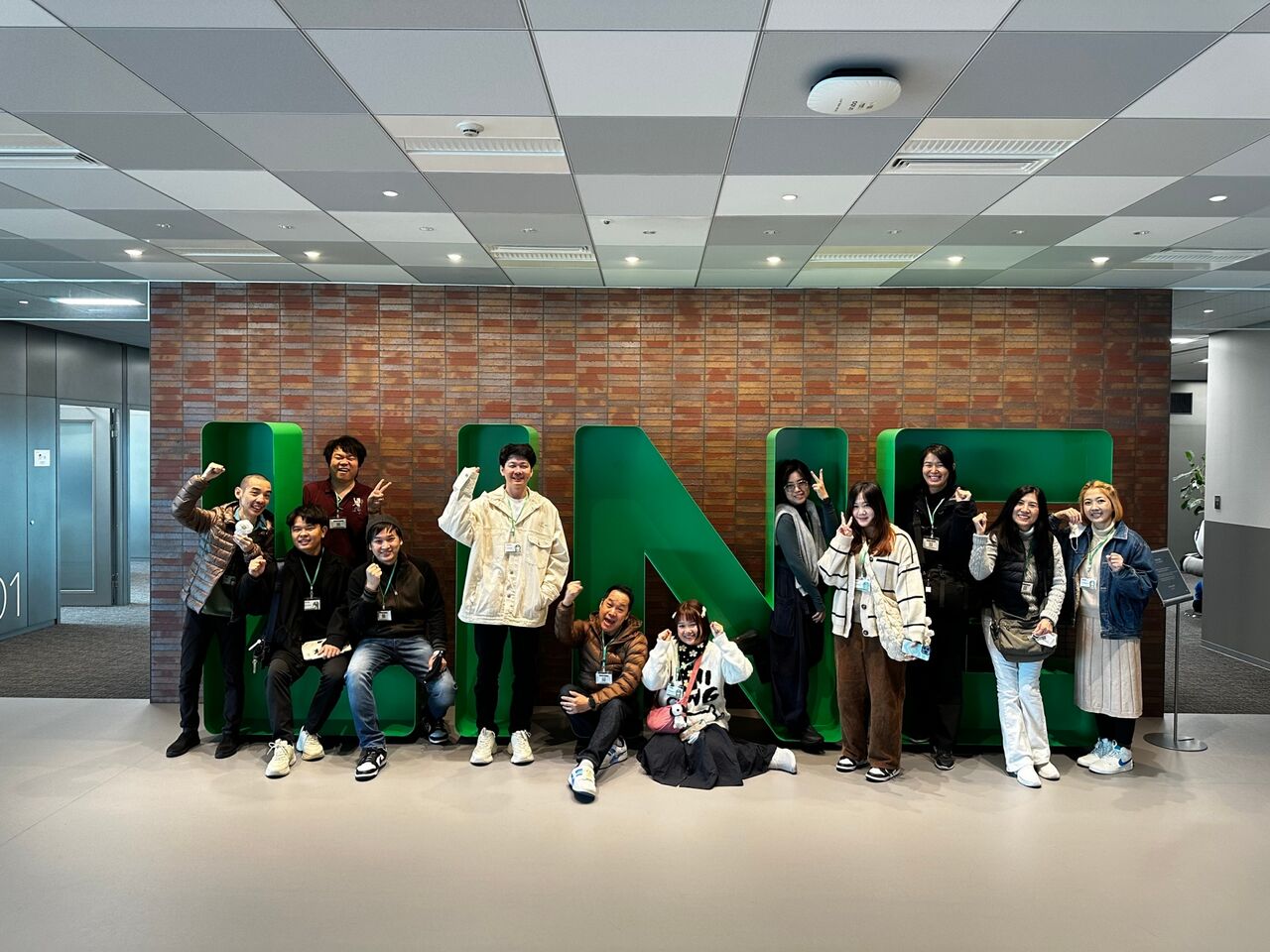 LINE_ALBUM_230309