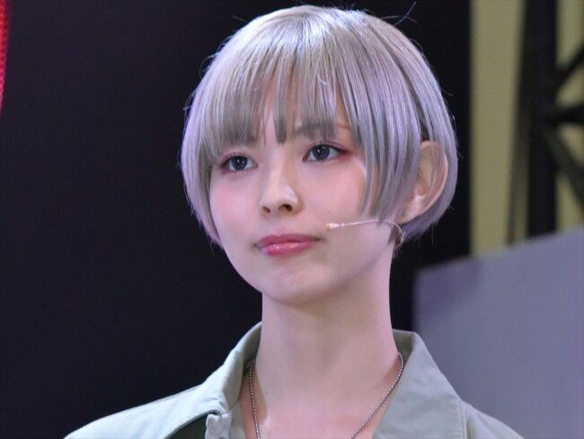 最上もがさん セルフヘアカラーで鮮やかな緑色に ええやん この色が似合ってるのすげえよな 米津玄師みたい レッツ芸能ニュースまとめブログ