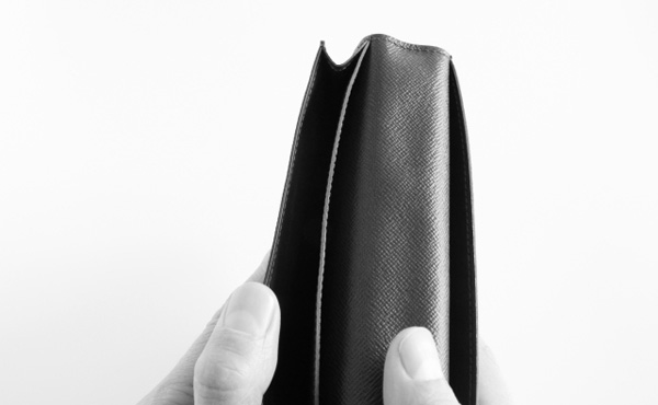 消費者心理、40歳で明暗…40~50代の賃金の伸び悩みで中高年の財布のひも堅く