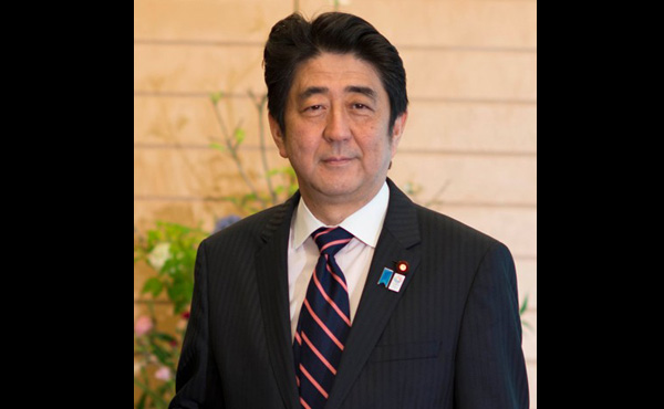 【悲報】安倍首相「年金額が減るなどということは、ありえません。このことを明確に申し上げたいと思います。」→わずか4ヶ月で減額