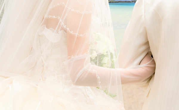 【悲報】結婚式とかいう招待されただけで1万円が消えるイベント