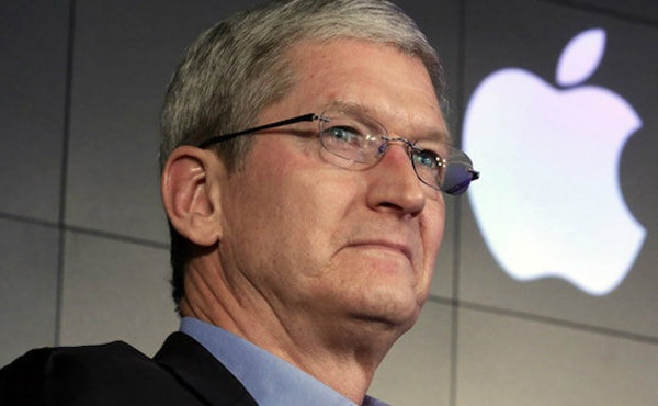 アップルCEO「iPhone低迷、長期使用が原因」 決算会見