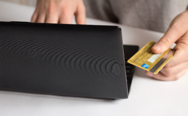 クレカの料金払い忘れてて利用止められたんやが