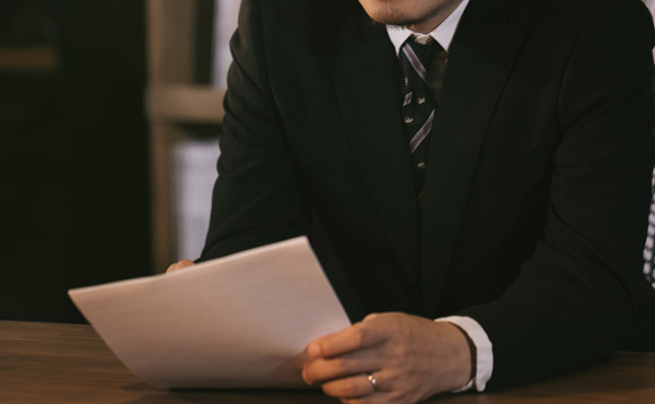 転職で商社の面接行ったら「うちは皆休まない、若手は残業42時間超えたら皆タイムカード切って残業してる」って言われたんだけど