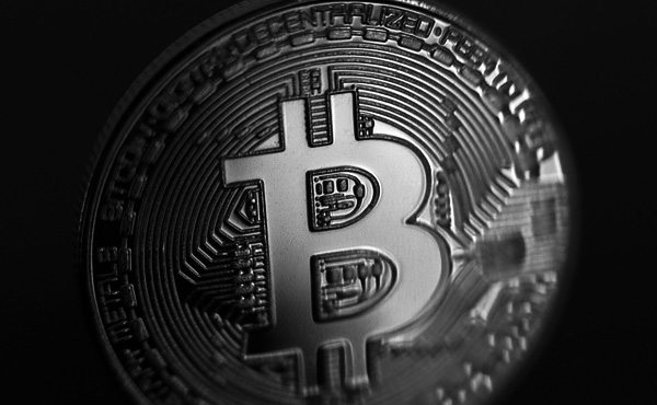 【仮想通貨】ビットコインに４万ドル払った投資家たち－この１年で最悪の取引 