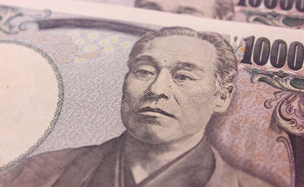 政府「低所得者に五万円配ります!」