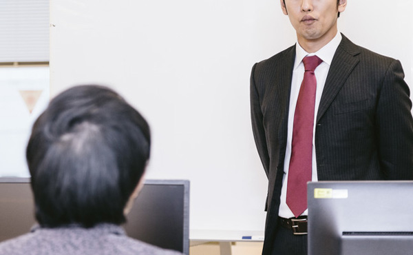 僕「定時なんで帰りまーす」上司「いや、仕事まだ終わってねえだろ!納期は守れよ!!!」