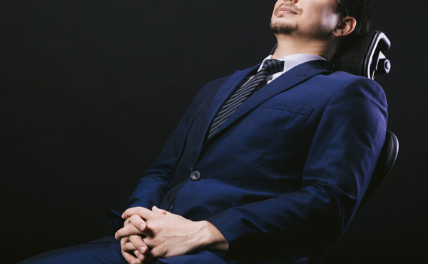 【話題】昼寝する人は「出来る人」 企業も注目