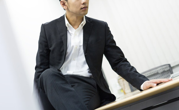 先輩「仕事は頼まれたら絶対断るな」