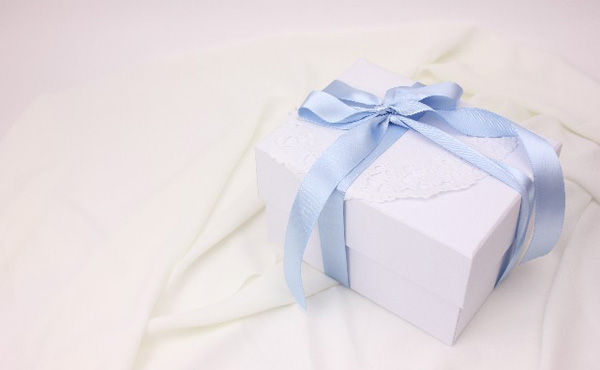 プレゼントに悩んでるんだがお前らが1万円程度で貰って嬉しい物って何?