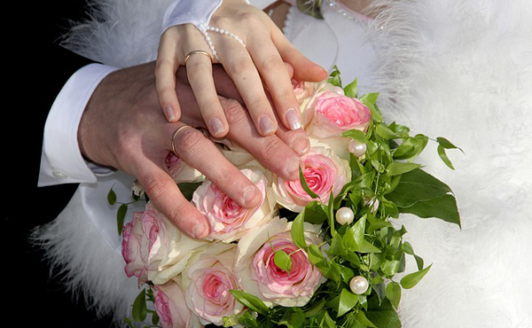 お前らは理解できてないようやけど結婚て職場内の立場にも関わる大事なことやからな