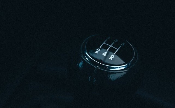 【話題】趣味性だけじゃなかった! 日本と違ってヨーロッパや経済新興国では「MT車」がまだまだ人気なワケ