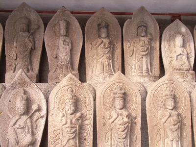 エジプトの大ピラミッドの緯度が光速と一致するというのは本当ですか?