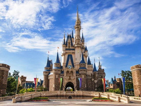 0-67-90-Cinderella-Castle-gazou