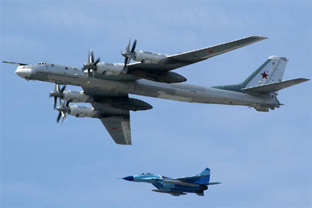 長距離爆撃機tu95