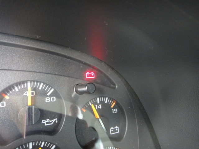 Crowd クラウド Battery Not Charging ﾊﾞｯﾃﾘｰ警告灯点灯 茨城県土浦市のカーショップ アメ車 国産車 外車 中古車 の販売 整備