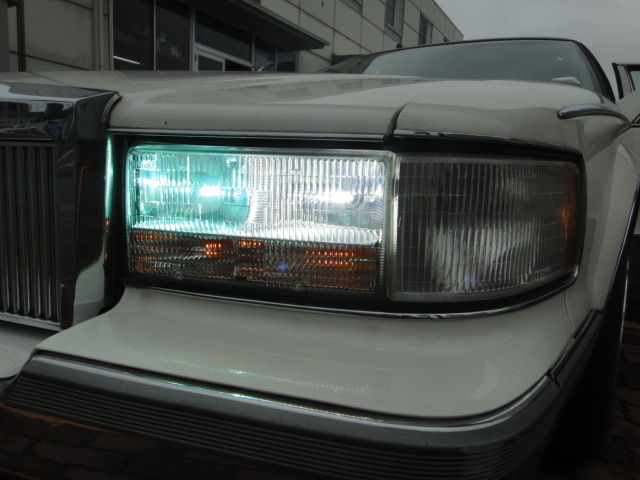 【美品】キャデラック　ビッグブロアム　純正グリル　93年〜 キャデラック ブロアム 93〜96 クラシックグリル ステー付き 【公式通販】