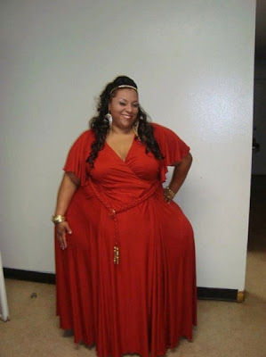 women_has_worlds_widest_hips03