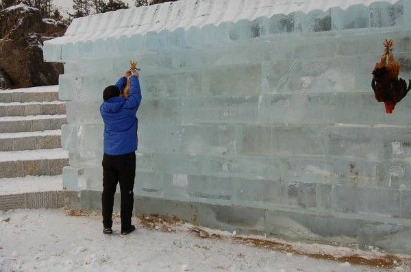 2arrows-on-jilin-ice-festival-04-600x397