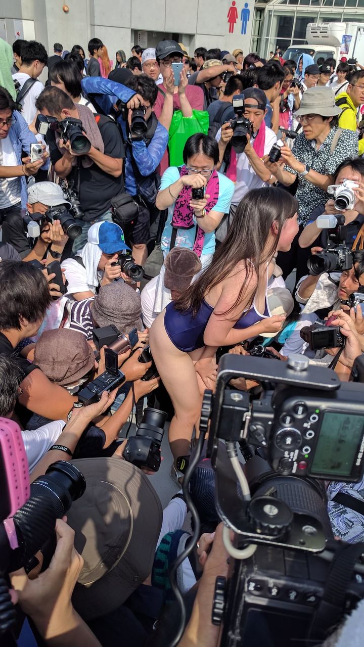 【画像】コスプレイヤーさん、ローアングル撮影カメコにブチギレｗｗｗｗｗｗｗｗｗｗ24