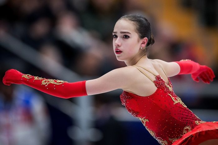 脅威の15歳 フィギュア女子のアリーナ ザギトワが 美しすぎる と話題 気になる芸能まとめ