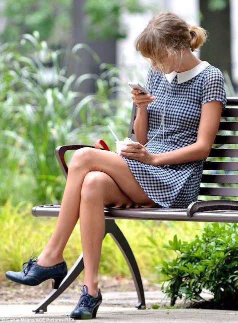 悲報 テイラースイフトさん 公園でぼっち飯 気になる芸能まとめ