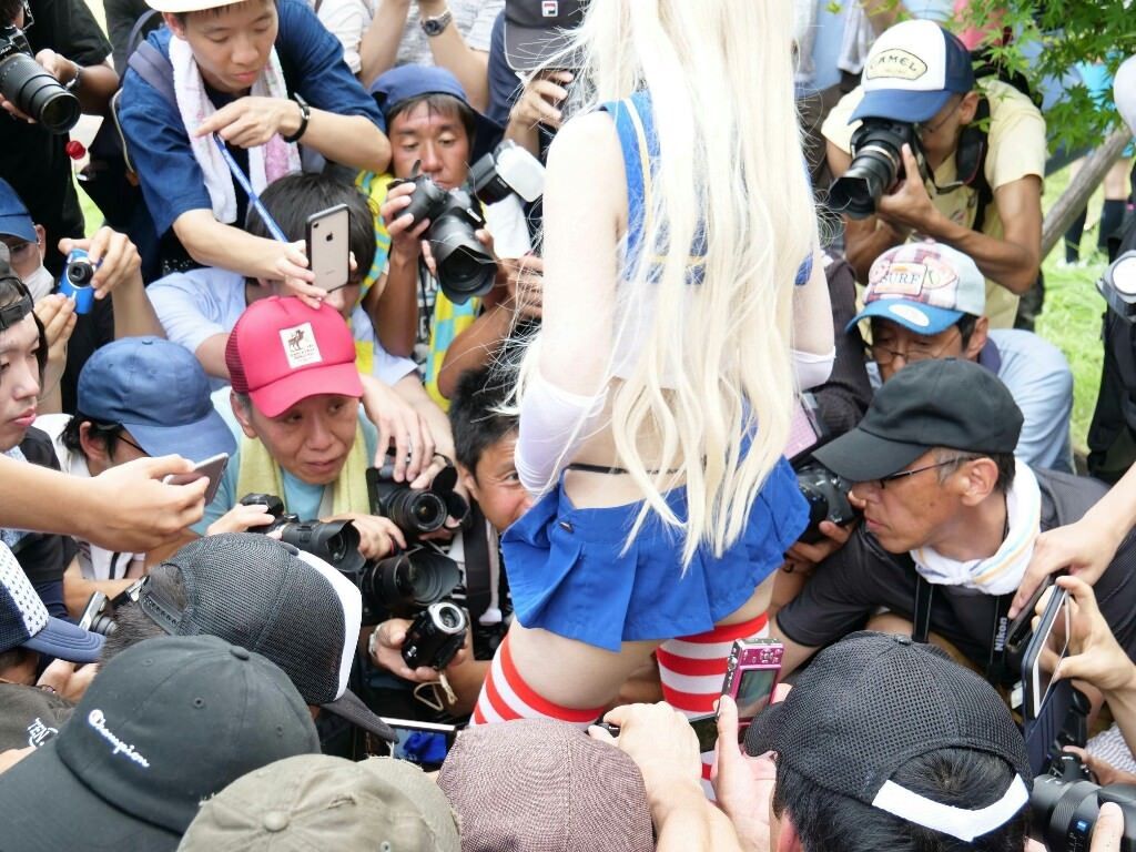 【画像】コスプレイヤーさん、ローアングル撮影カメコにブチギレｗｗｗｗｗｗｗｗｗｗ20