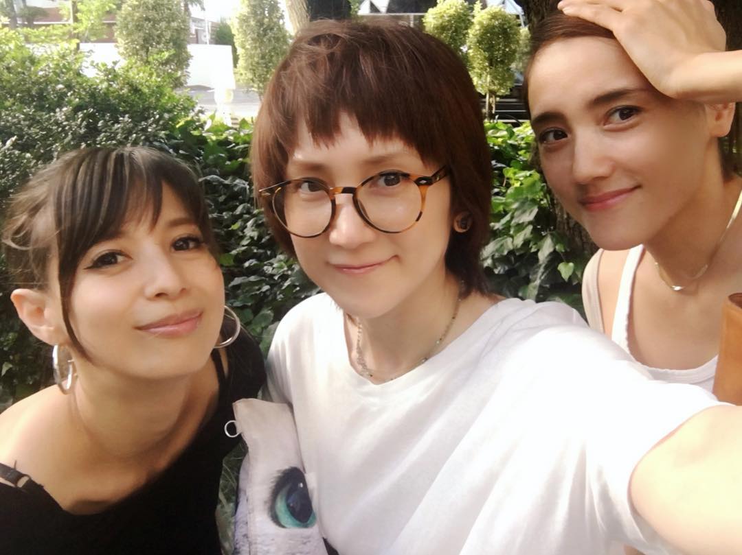 女優 鈴木蘭々 吉川ひなの 一色紗英の3ショットをインスタへ掲載 みんな変わらず綺麗で衝撃的 の声 気になる芸能まとめ