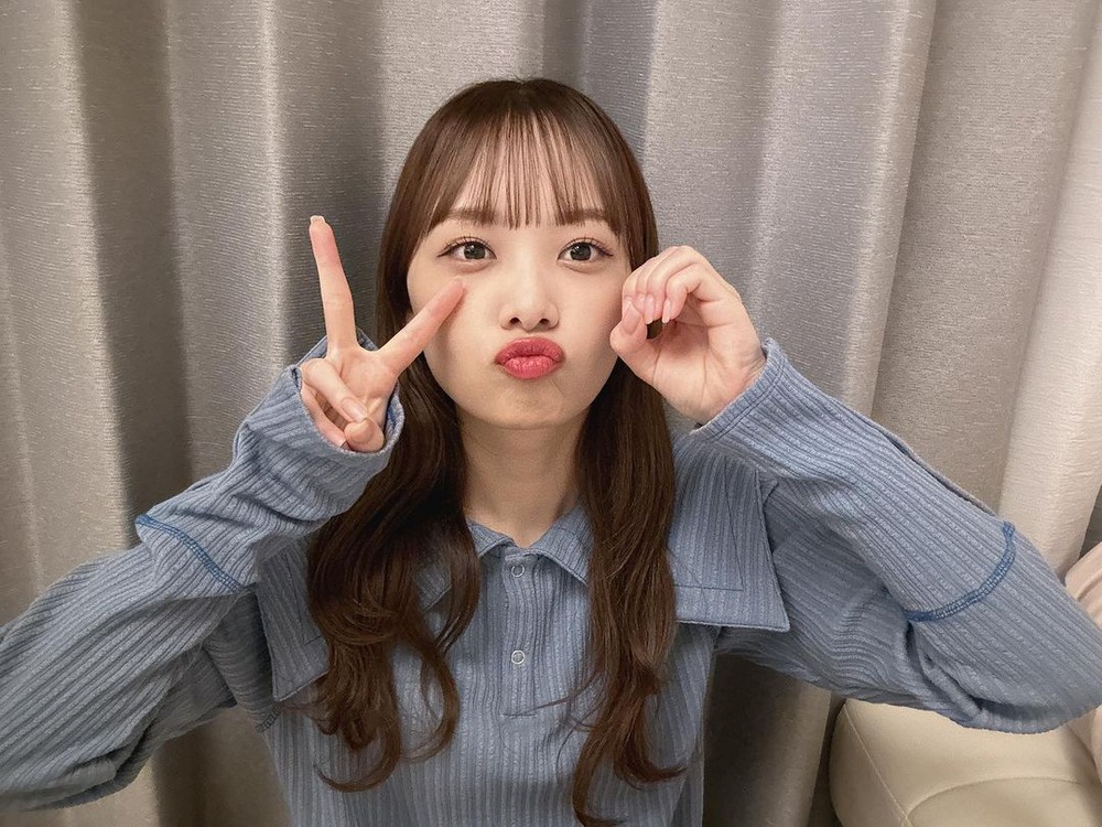 口をすぼめた顔(キス顔)06