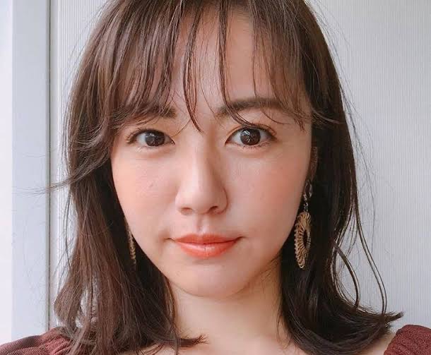 画像11枚 磯山さやか37歳 かわいいです 性格いいです おっぱいでかいです 野球好きです 結婚できない理由