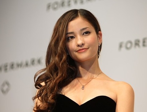 2017y08m25d_120343743