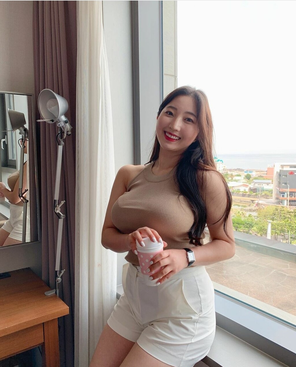 画像 歩いてるだけでおっぱい揺れてる人 画像 歩いてるだけでおっぱい揺れてる人