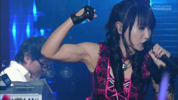 画像10枚 声優 水瀬いのりさん 背中の筋肉を披露 気になる芸能まとめ