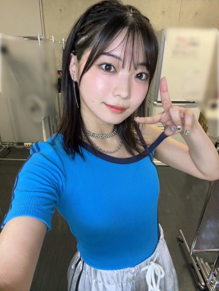 貧乳なのに堂々としてる女1