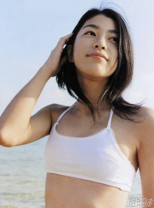【画像6枚】女優 成海璃子さん 27 、巨乳お※ぱいをグラビアで披露！ 気になる芸能まとめ