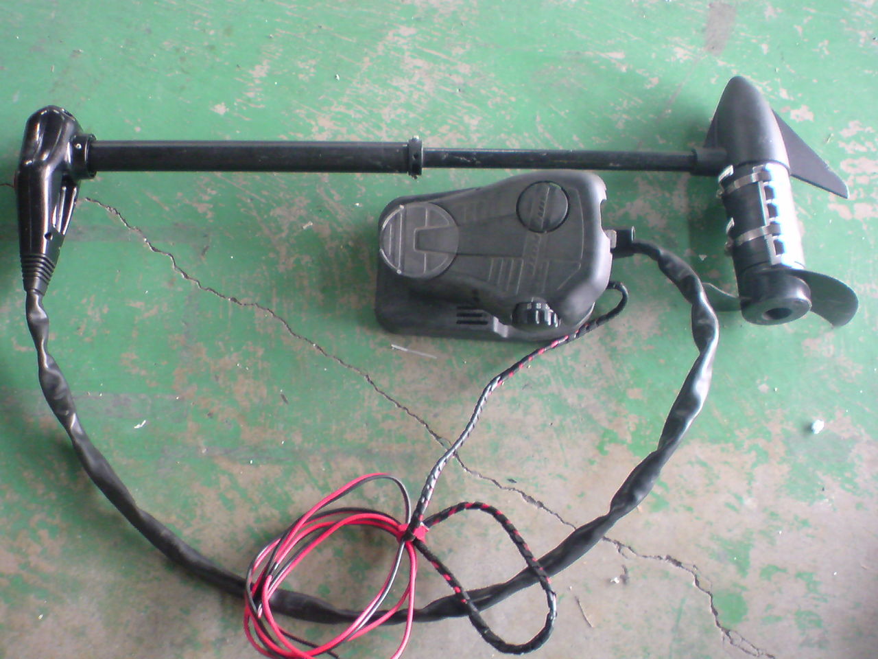 エレキ マクサム44lbとバウデッキ