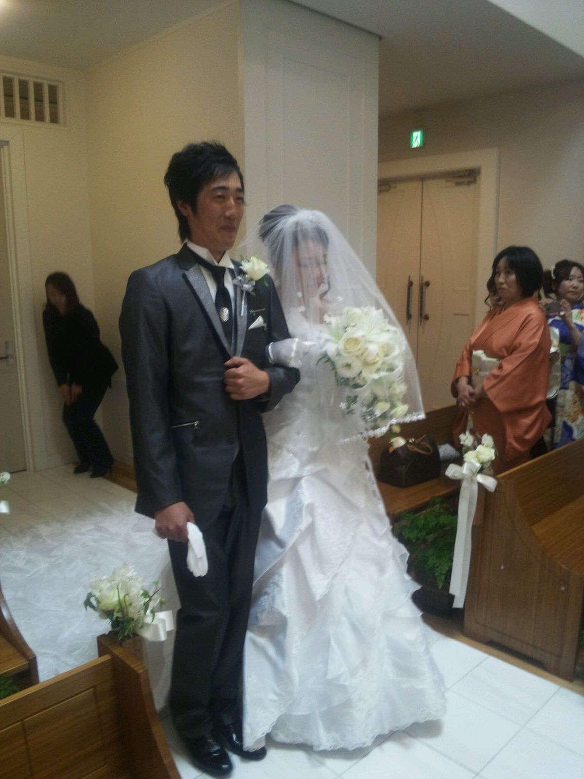 新郎 新婦入場 クラッシャ 前泊 新郎 新婦入場 クラッシャ 前泊
